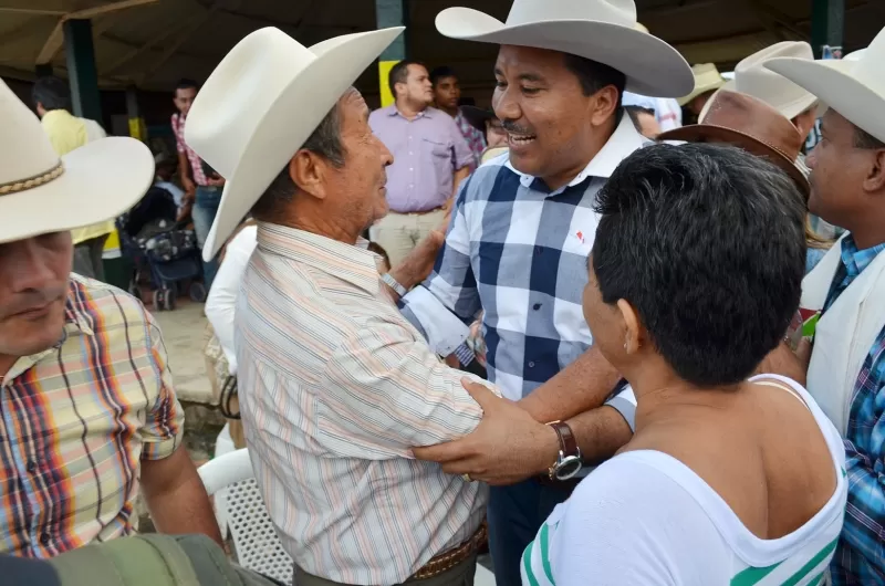 Gobernador Facundo Castillo saludos a los tameños.